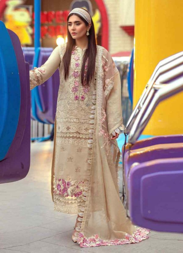 Asifa Nabeel Luxury Lawn Collection 2022 - Image 21