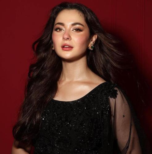 Hania Aamir vs Durefishan Saleem