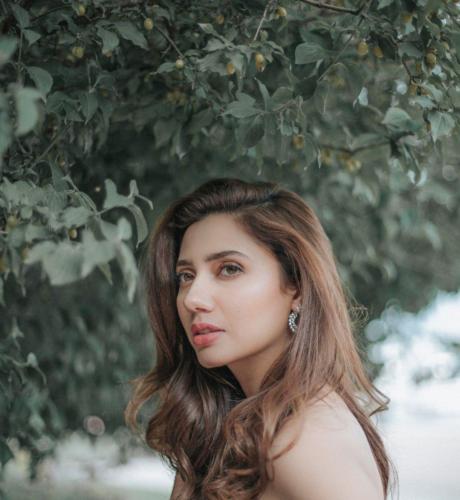 Bold and beautiful Mahira Khan - Best of Mahira Khan 2020 (5)