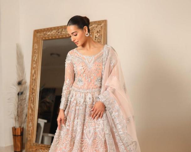 Maryum-N-Maria-Bridal-Collection-2022-iqra-aziz