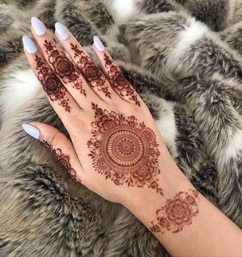 Special-Mehndi-design-easy-and-beautiful-07