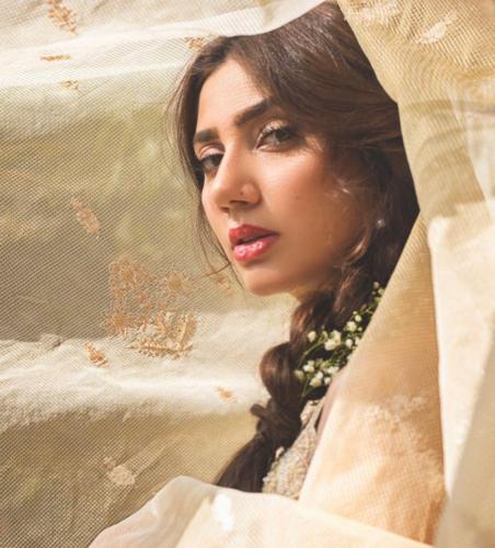 Umar Sayeed bridal collection 2021 featuring Mahira Khan (12)