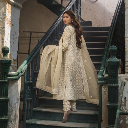 Umar Sayeed bridal collection 2021 featuring Mahira Khan (9)